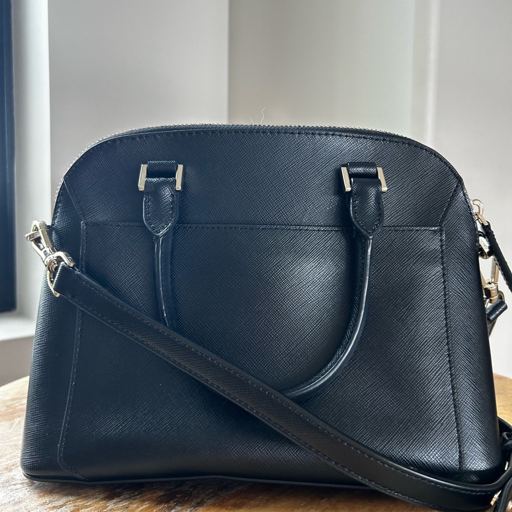 Set of 2 Kate spade purses. Medium size is 10” x 8”. 3 pockets.Small is  7”x 5” - Picture 9 of 10